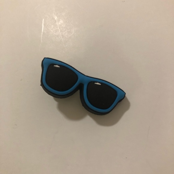 Added 2 More and Box - Crocs Jibbitz (4) NWOT - Picture 3 of 13